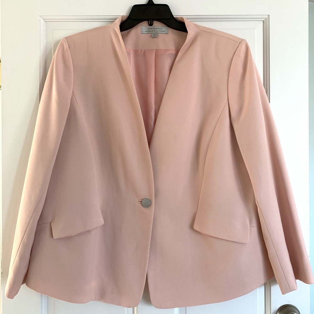 Women’s Tahari Blazer